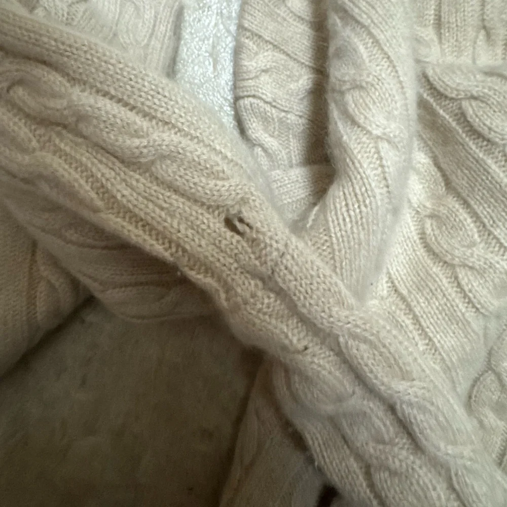 Ralph Lauren Cashmere Sweater - Picture 2 of 3